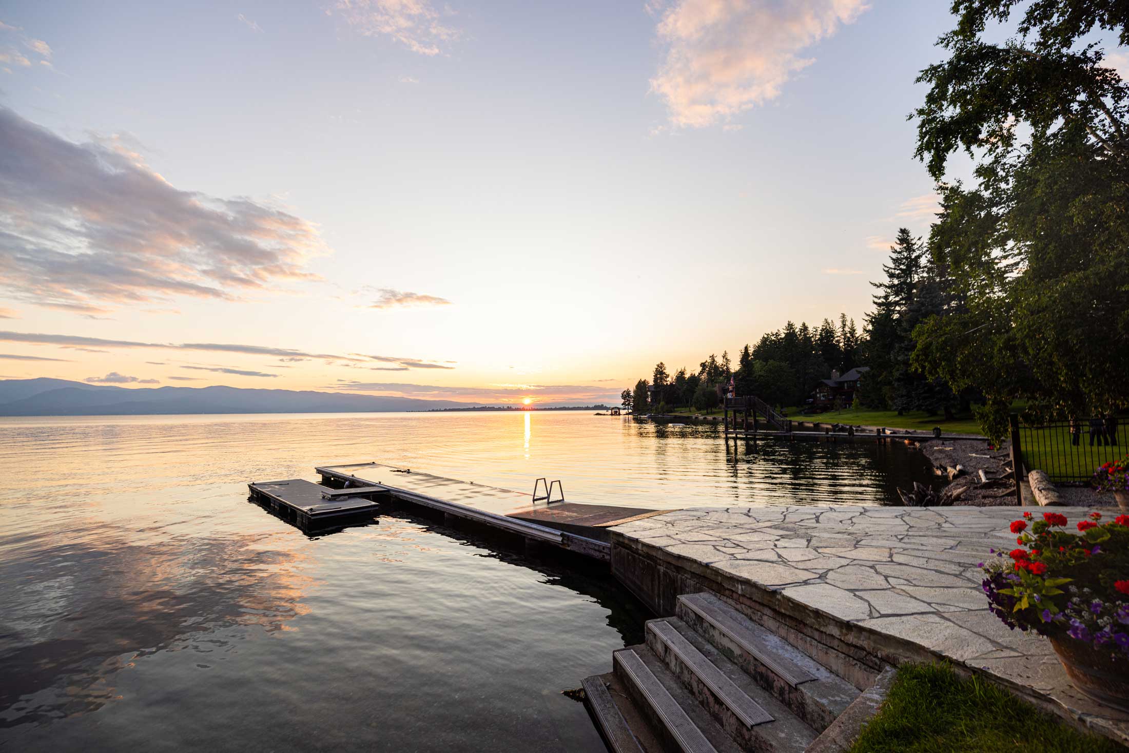 Flathead Lake Lodge